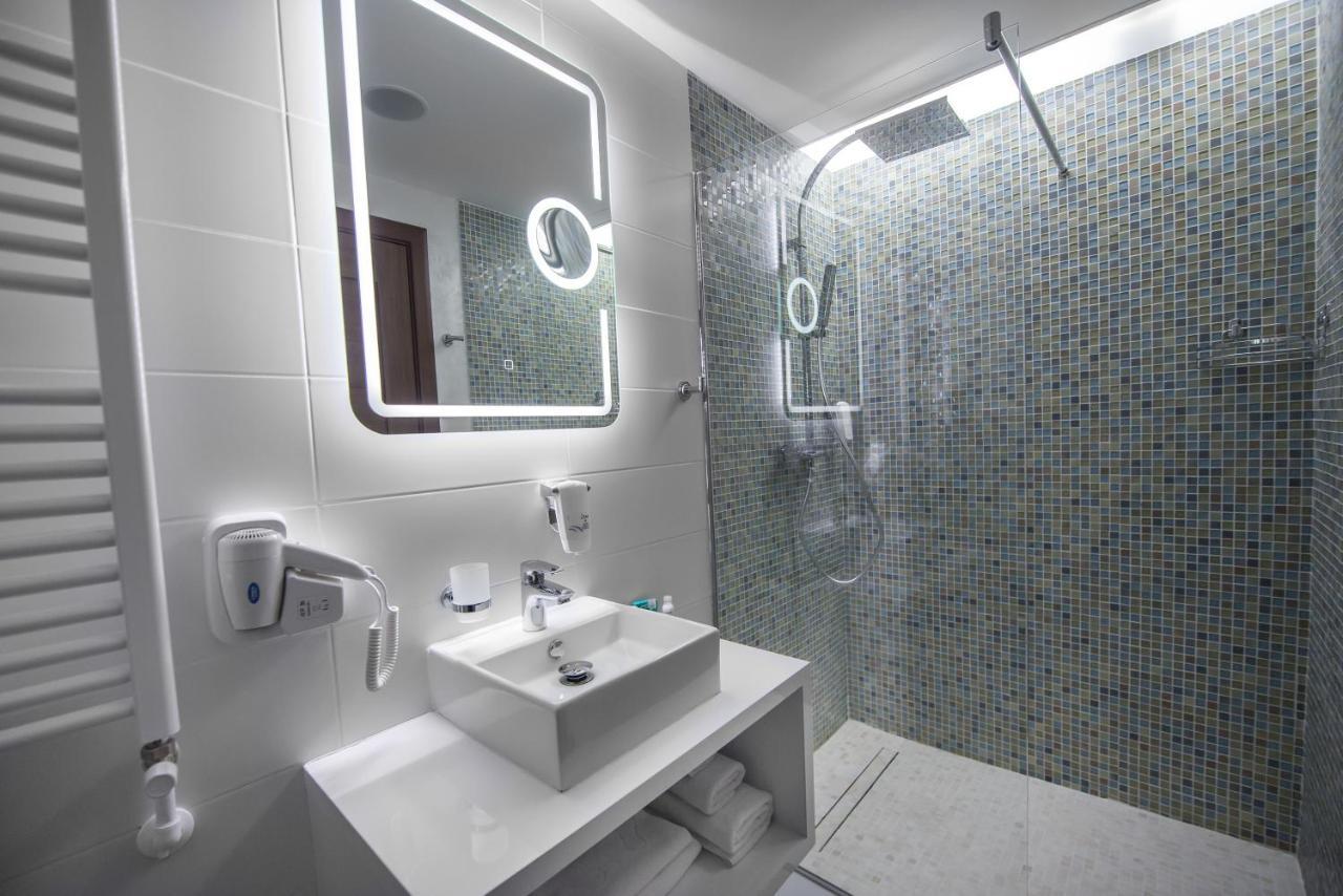 Km Zero - Hotel Vama Veche
